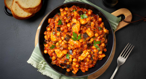 Ricetta vegan del giorno: stufato di melanzane e ceci, saporito e cremoso